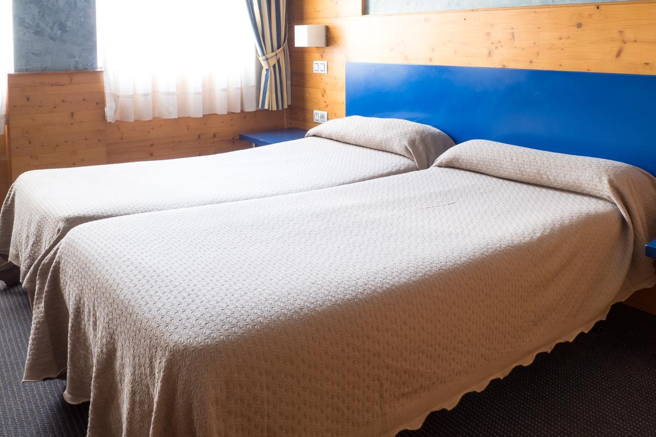 Hotel Bezana Lago Santa Cruz De Bezana Zewnętrze zdjęcie