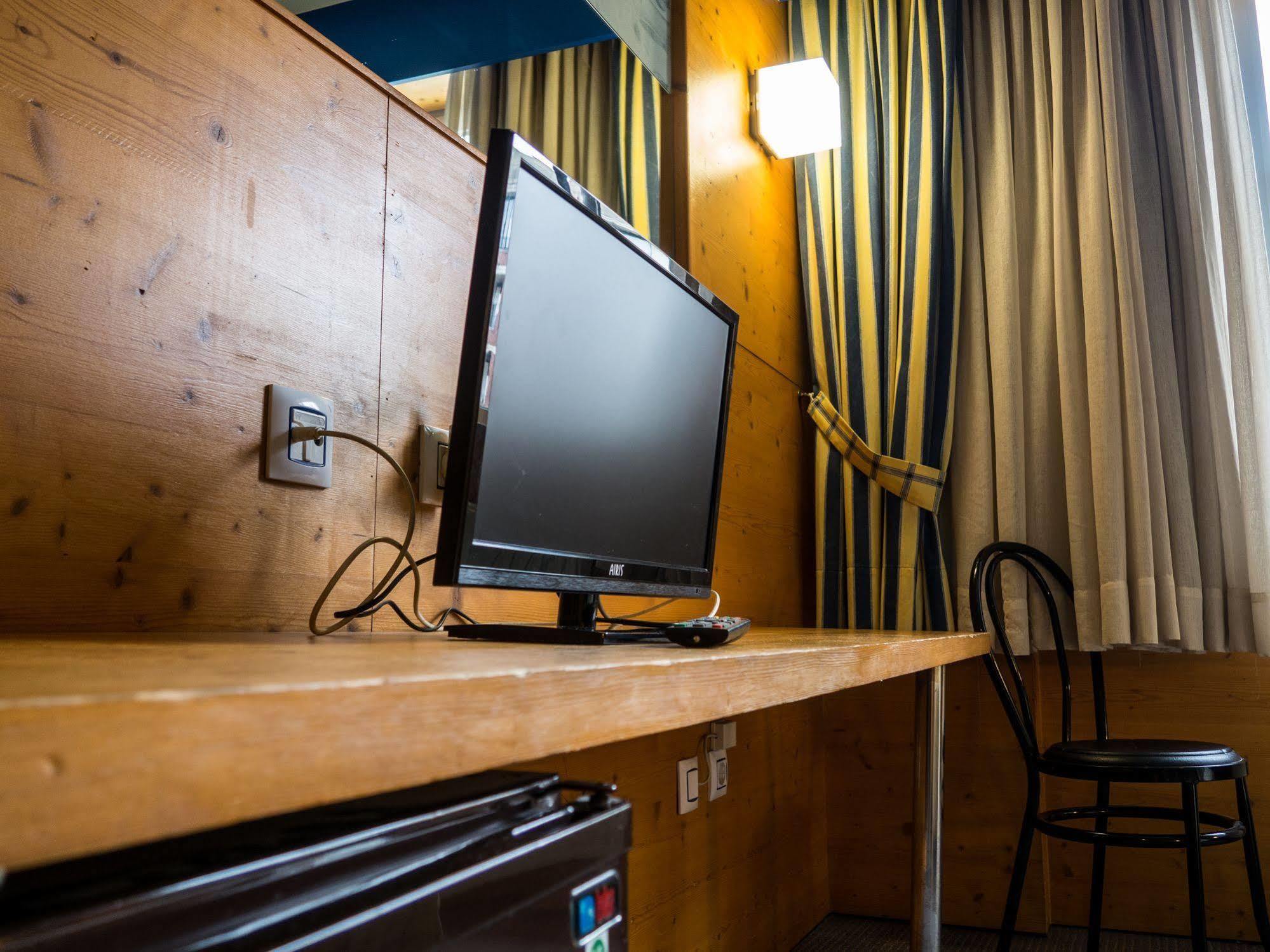 Hotel Bezana Lago Santa Cruz De Bezana Zewnętrze zdjęcie